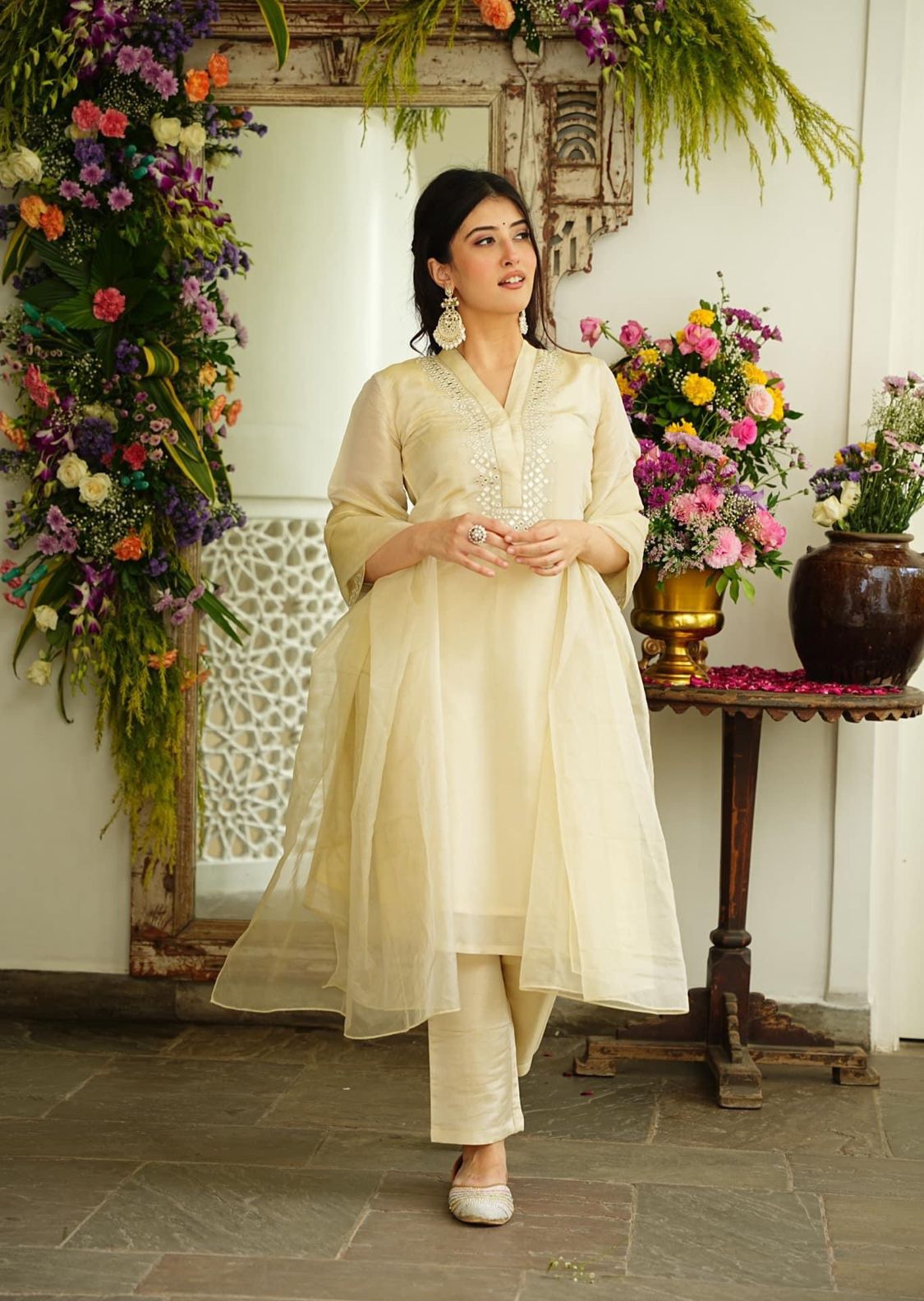 V-Neck Organza Set with Reflective Embellishments