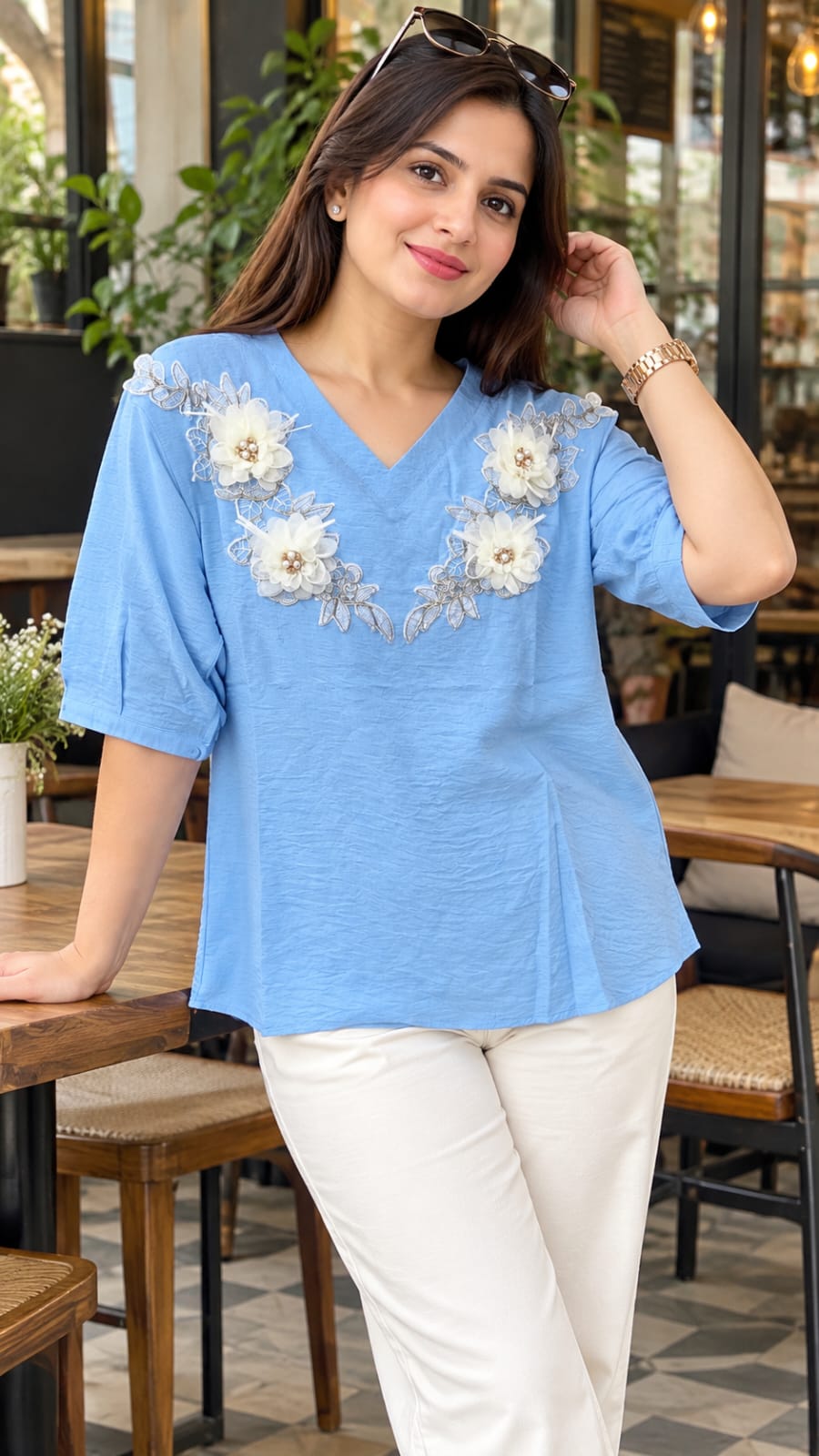 Women's Floral Applique V-Neck Short Sleeve Flared Top