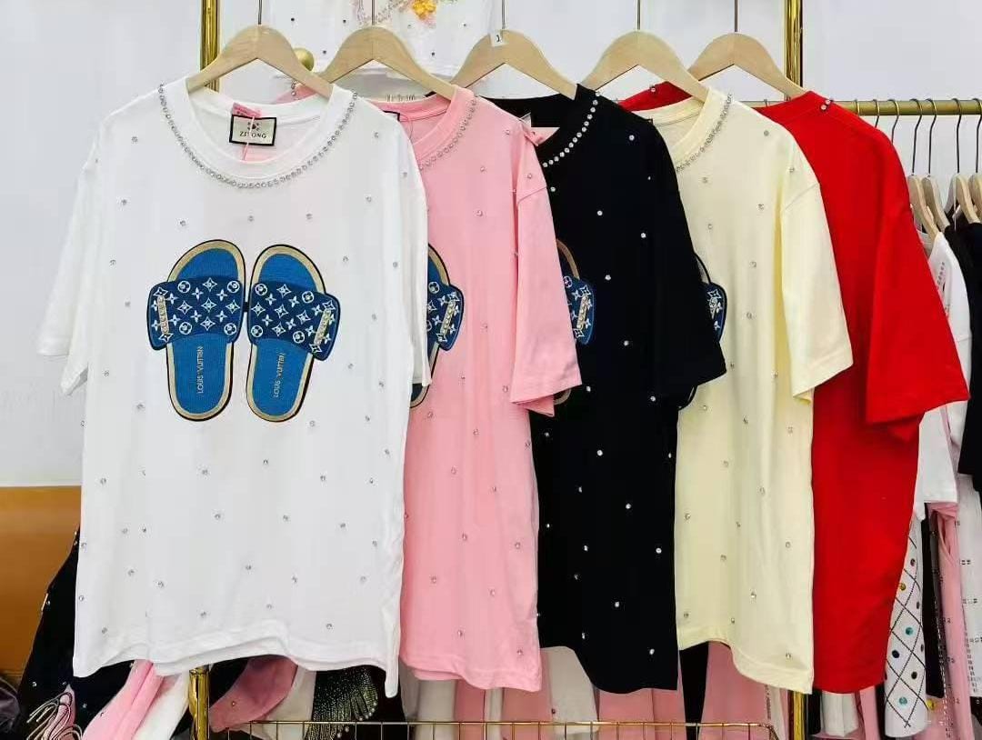 Everyday Luxe: Slipper Print T-Shirt"