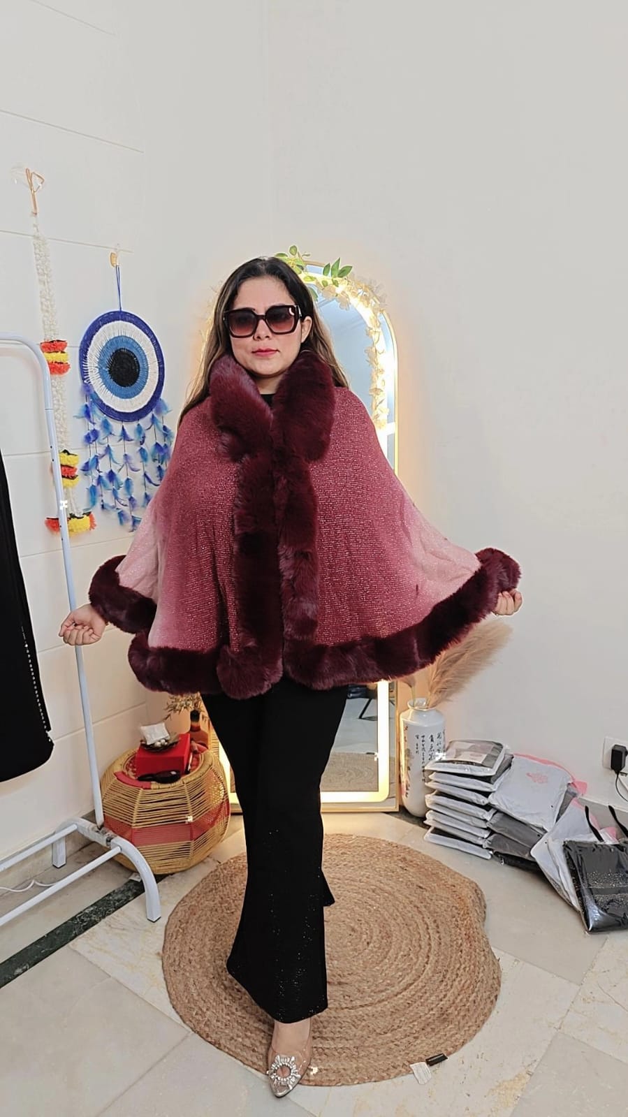 Winter stole / ponchu dual shade free size