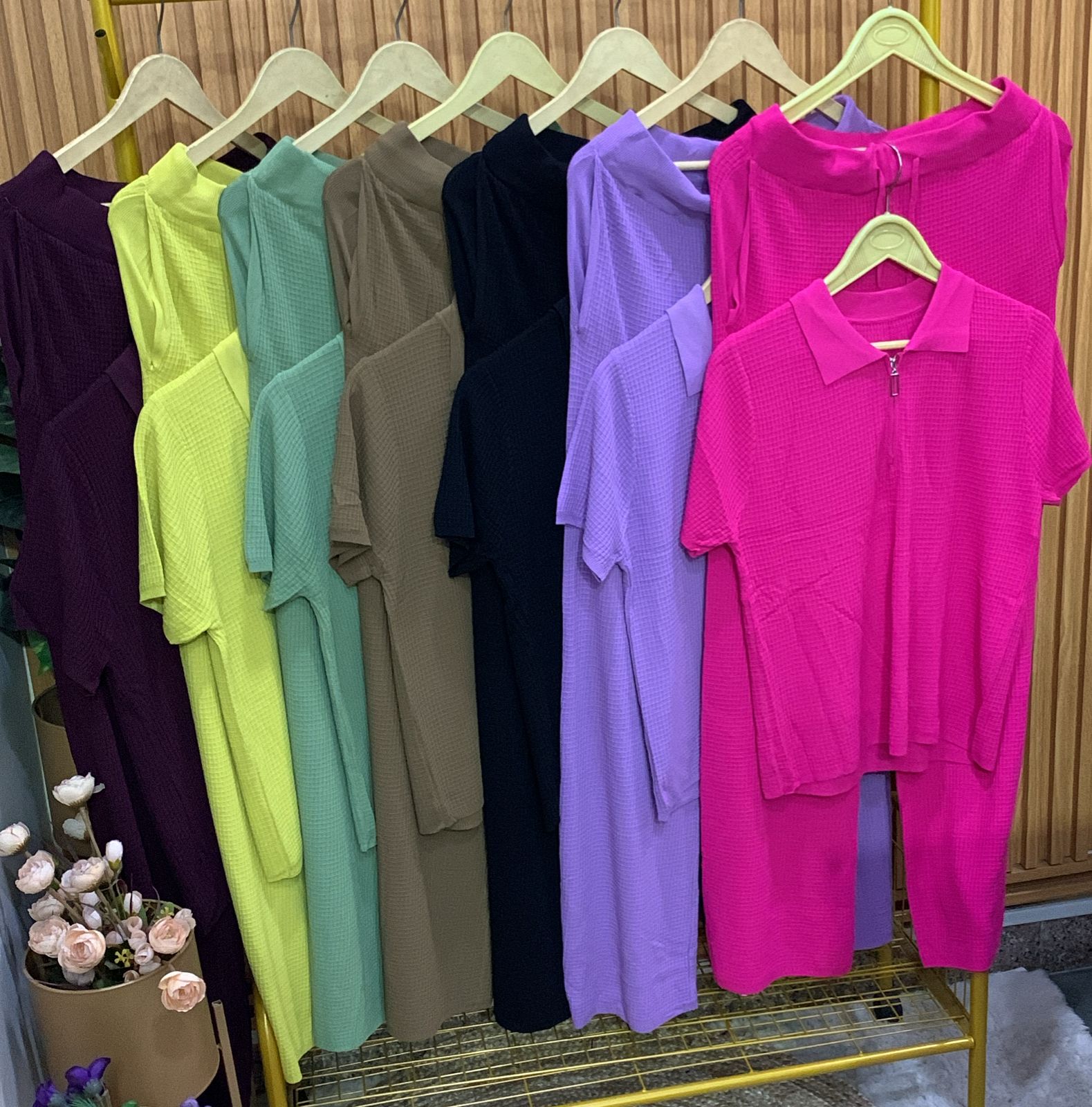 Vibrant zipper cordset