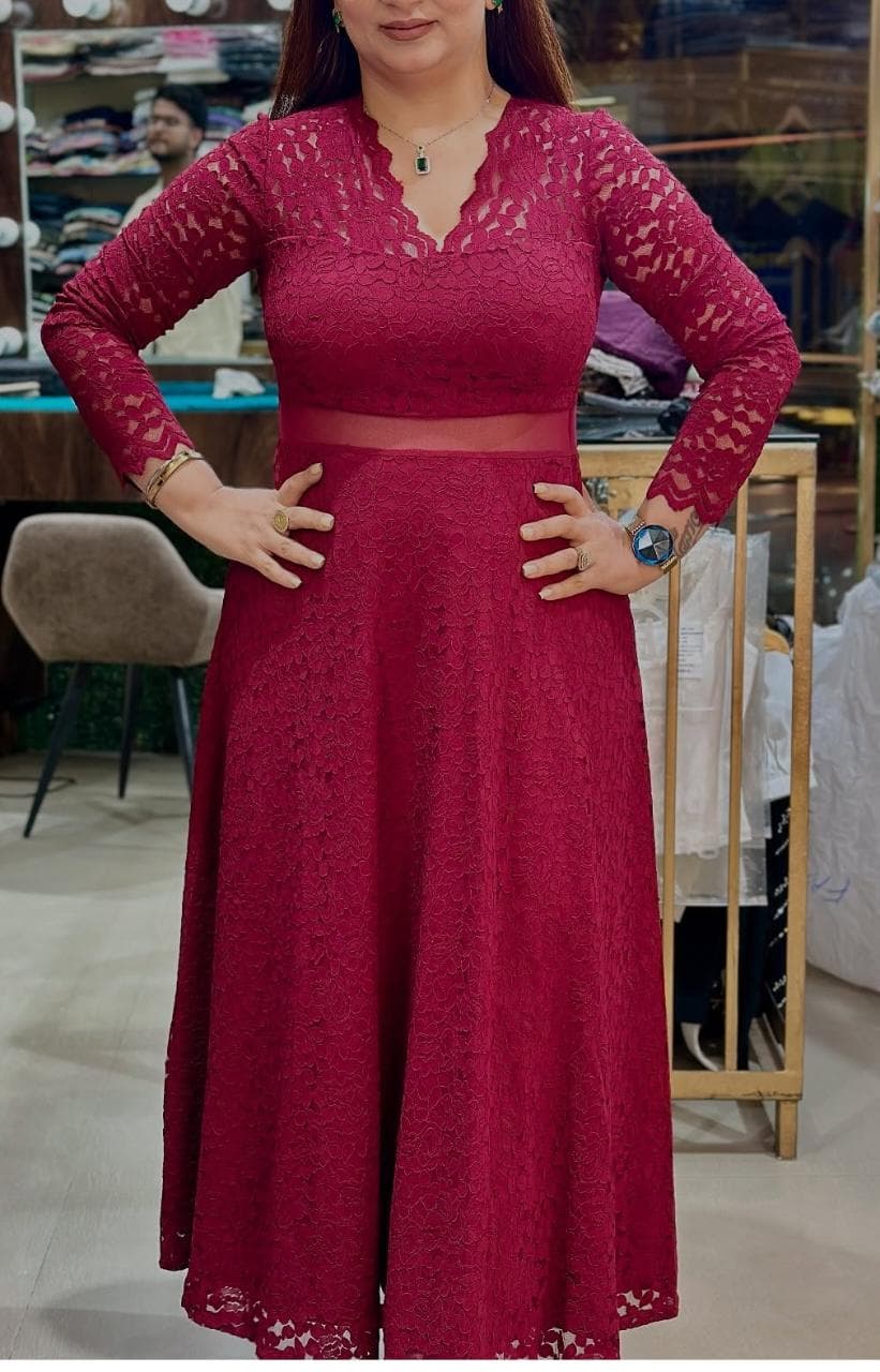 Luxe Lace midi dresss