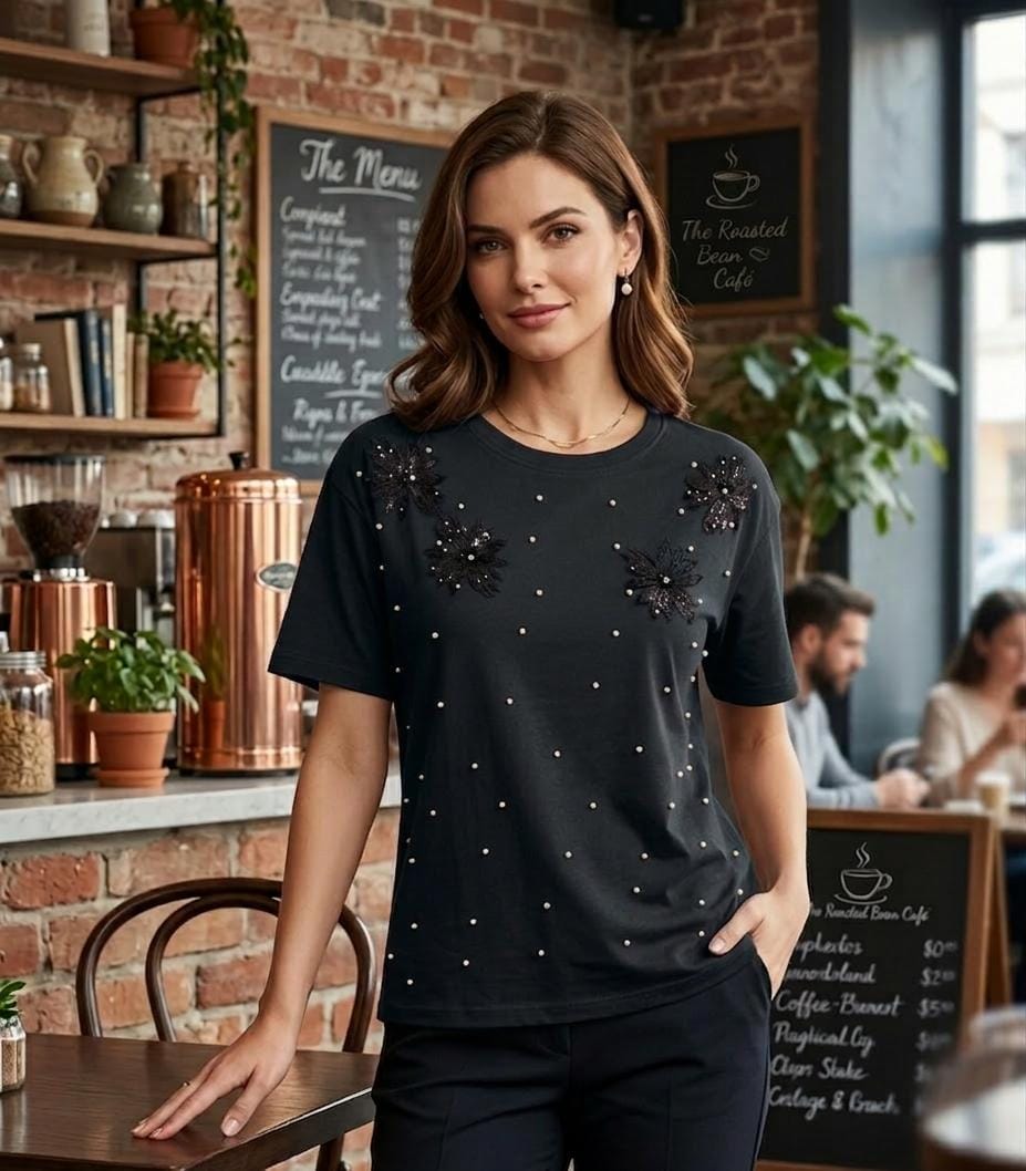 3D Flower & Pearl Detail Casual Tee