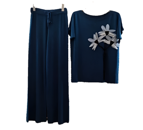 Summer cordset with triple flower detailing
