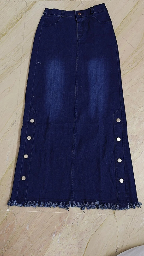 Denim skirt with side button