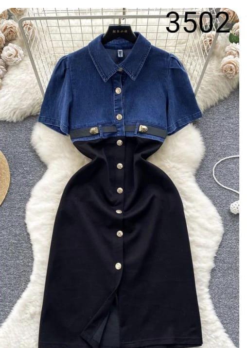 Collar Denim dress with buttons