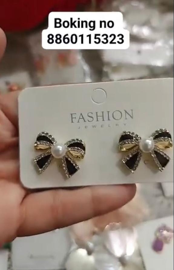Black & Gold Bow Pearl Statement earring