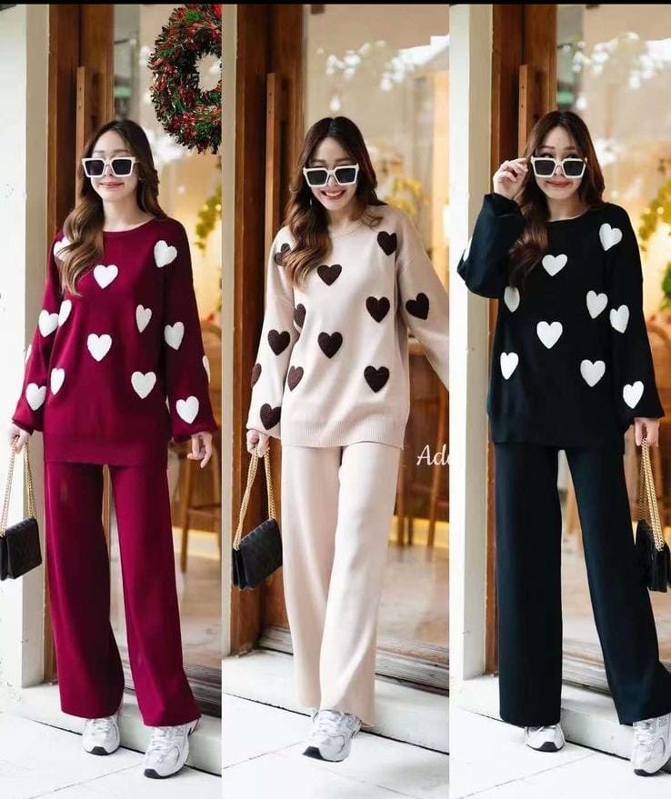 "Cozy adorable heart-print winter co-ord set! ❤️✨"