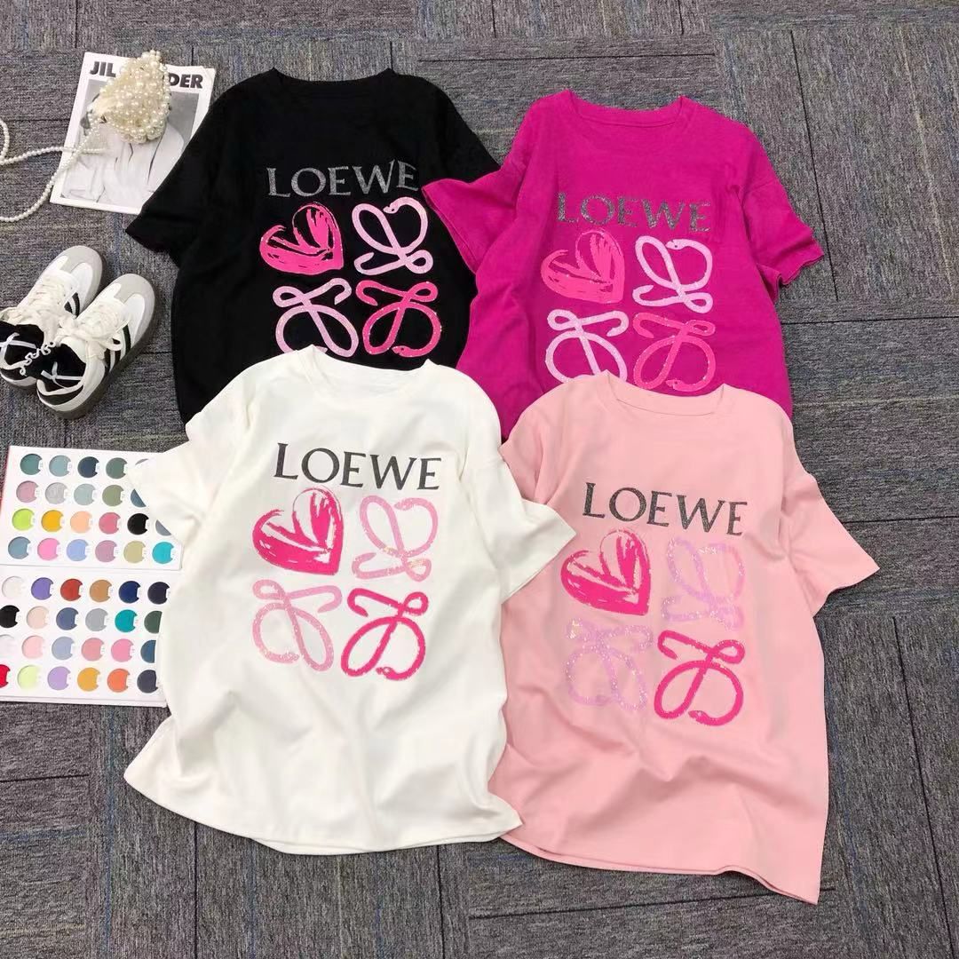 Love Graphic Tee - Stylish Casual Wear