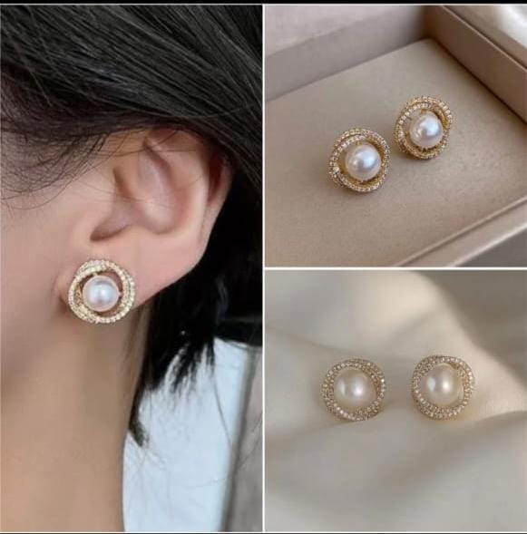 Timeless Pearl Stud Earrings with Gold and Crystal Accents"