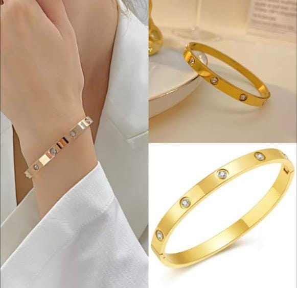 Classic Gold Bangle with Sparkling Stones – Timeless Elegance